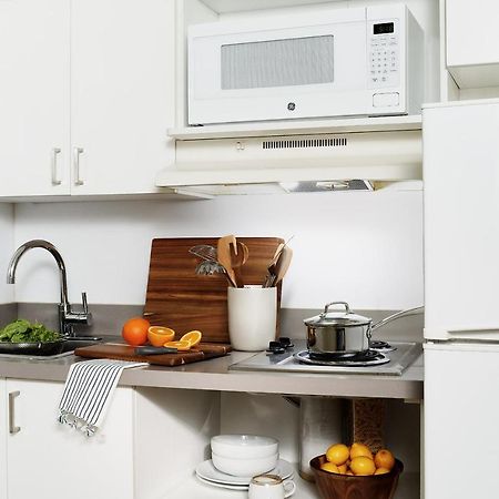 Intown Suites Extended Stay Houston Tx - Hobby Airport Екстериор снимка