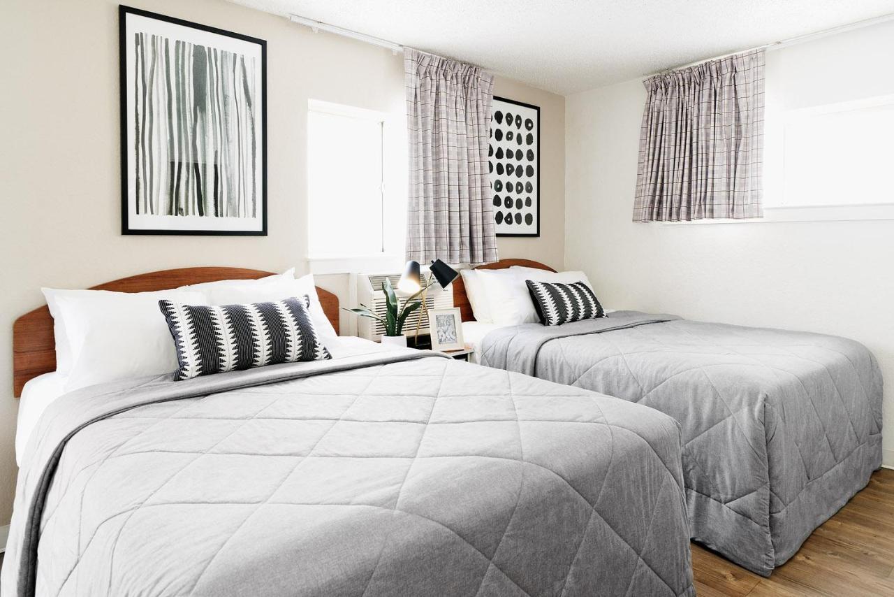 Intown Suites Extended Stay Houston Tx - Hobby Airport Екстериор снимка