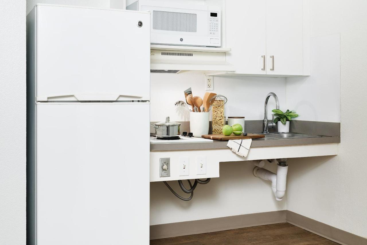 Intown Suites Extended Stay Houston Tx - Hobby Airport Екстериор снимка