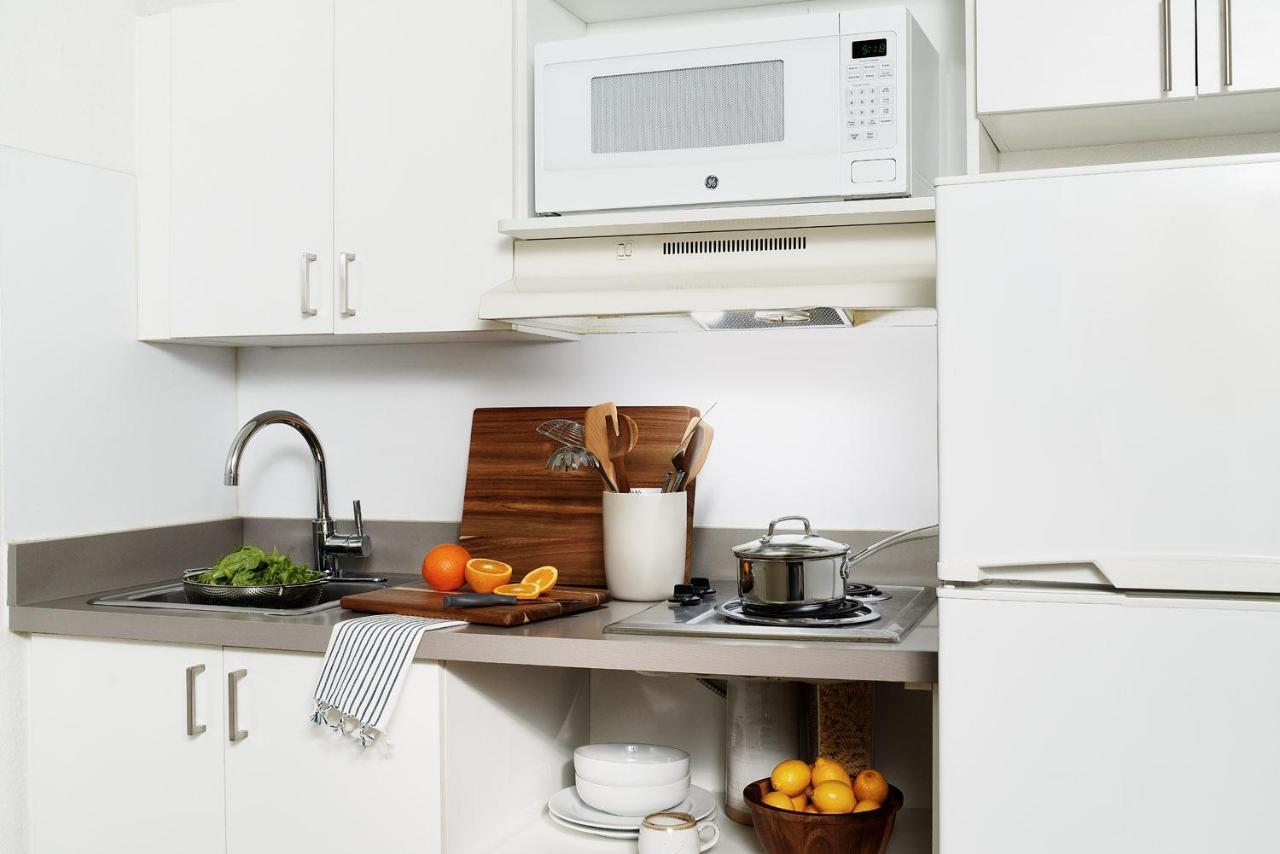 Intown Suites Extended Stay Houston Tx - Hobby Airport Екстериор снимка