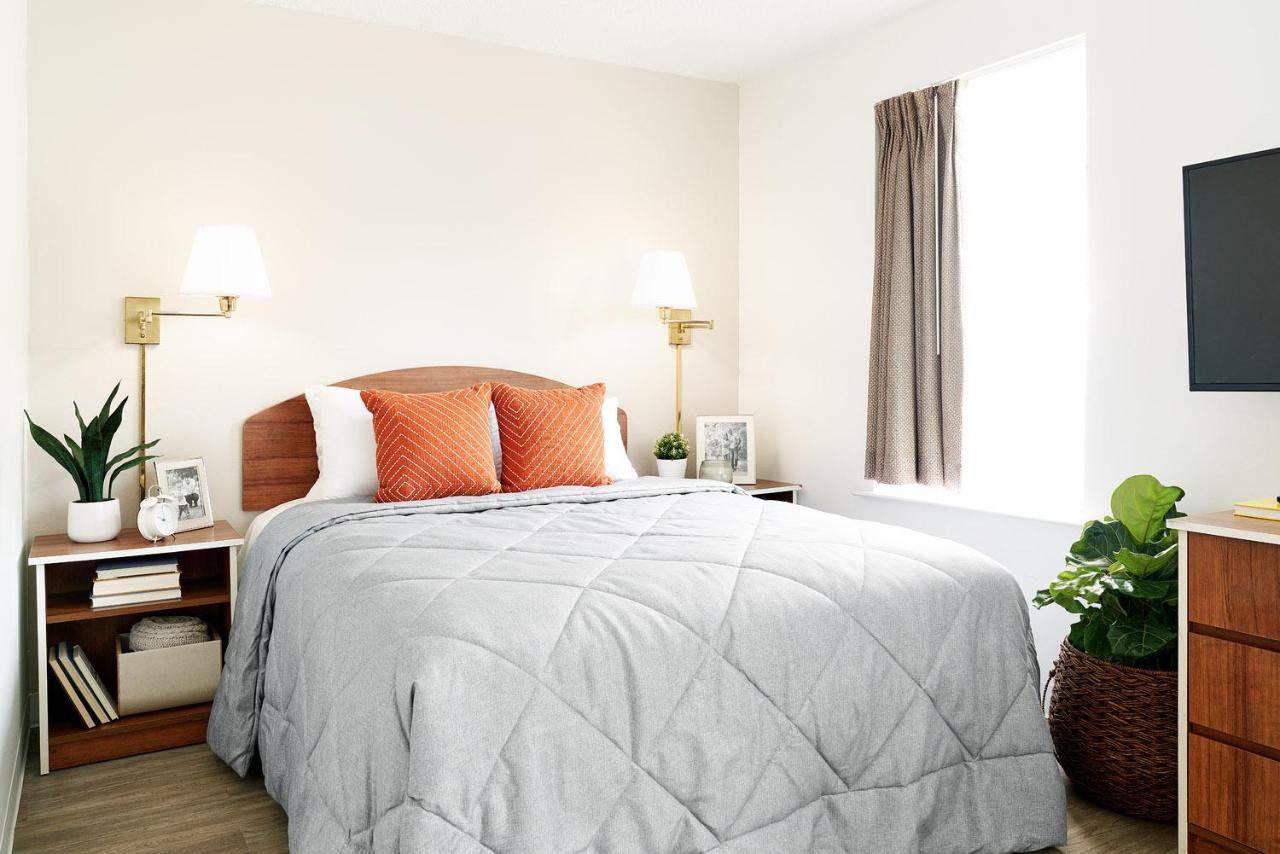 Intown Suites Extended Stay Houston Tx - Hobby Airport Екстериор снимка