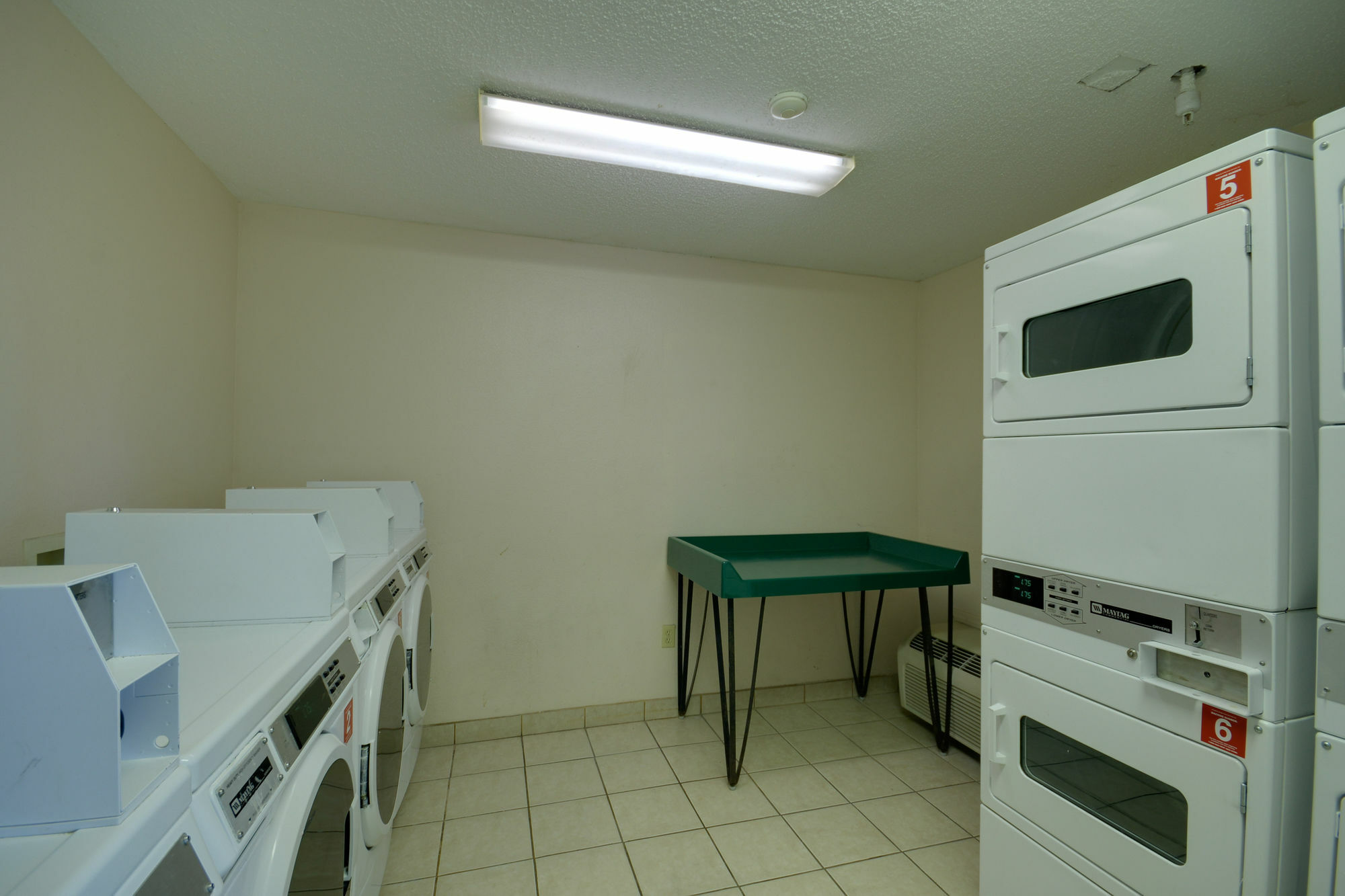 Intown Suites Extended Stay Houston Tx - Hobby Airport Екстериор снимка