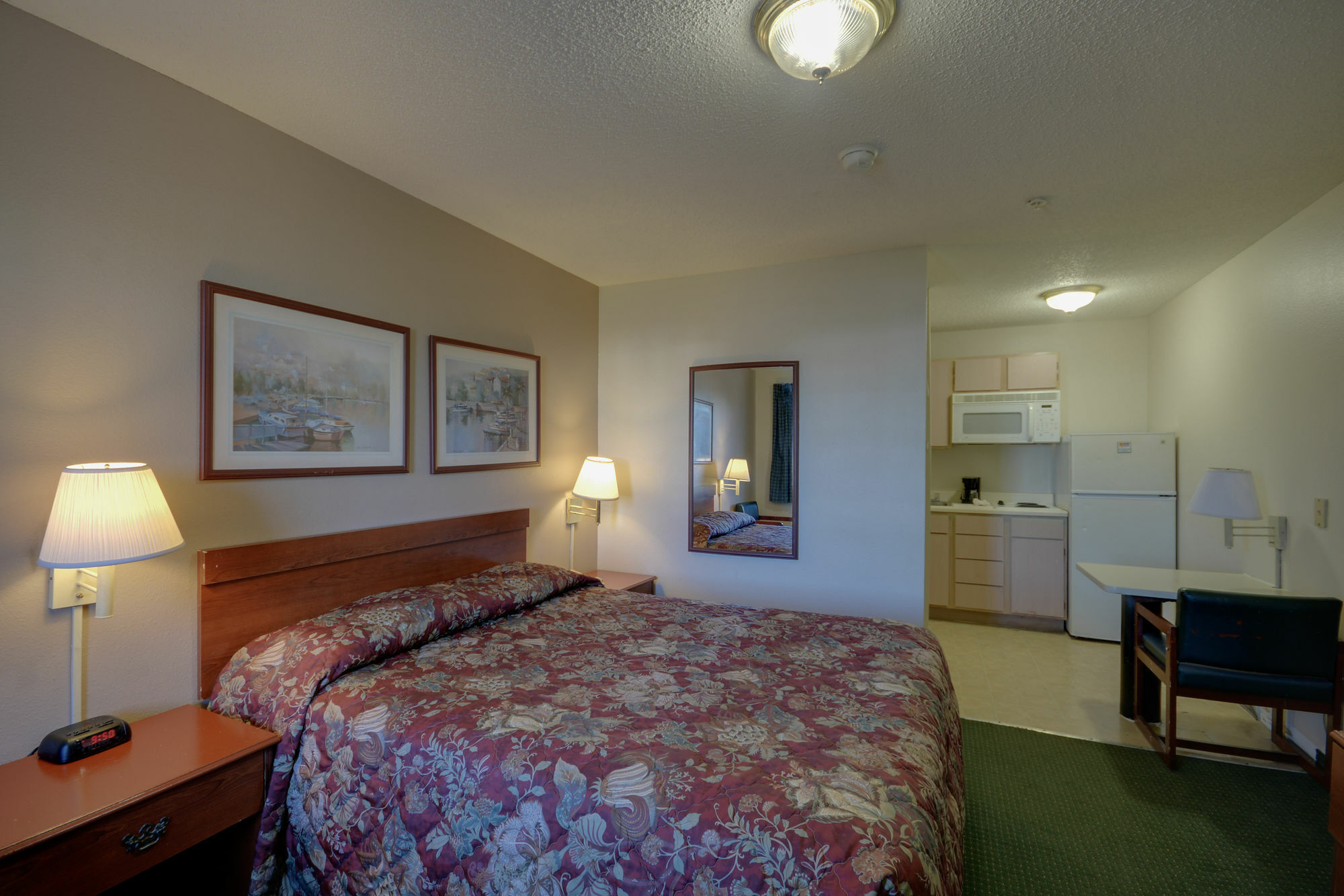 Intown Suites Extended Stay Houston Tx - Hobby Airport Екстериор снимка